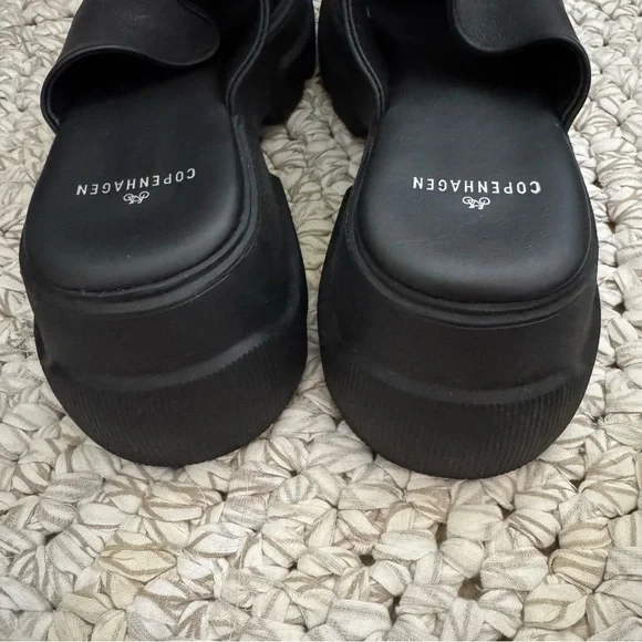 Copenhagen Studios | Black CPH231 vitello leather chunky platform slides sandals - Picture 5 of 10
